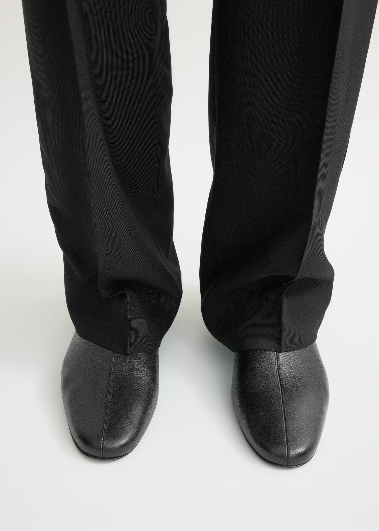 Grained-leather ankle boots black
